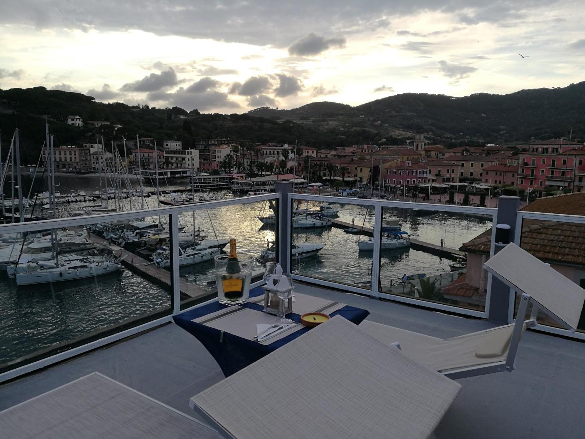Hotel Belmare Porto Azzurro Εξωτερικό φωτογραφία